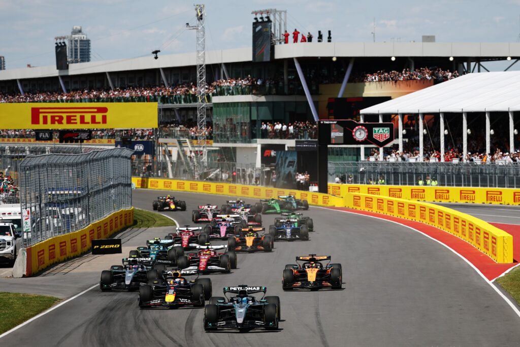 Formula 1 race start at Montreal circuit