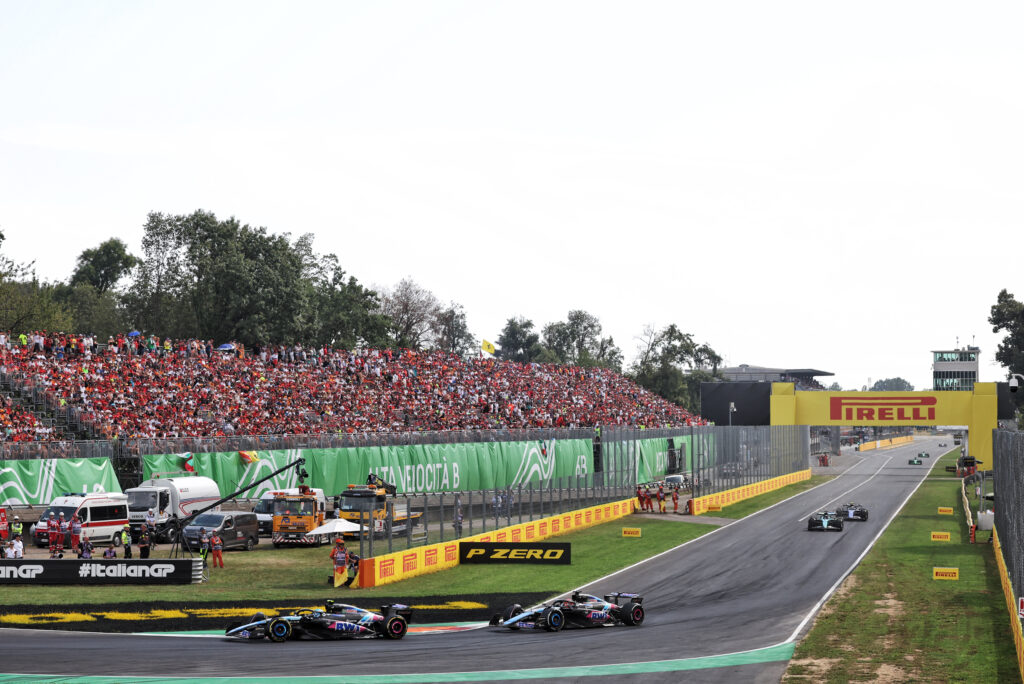 Formula 1 race with large crowd
